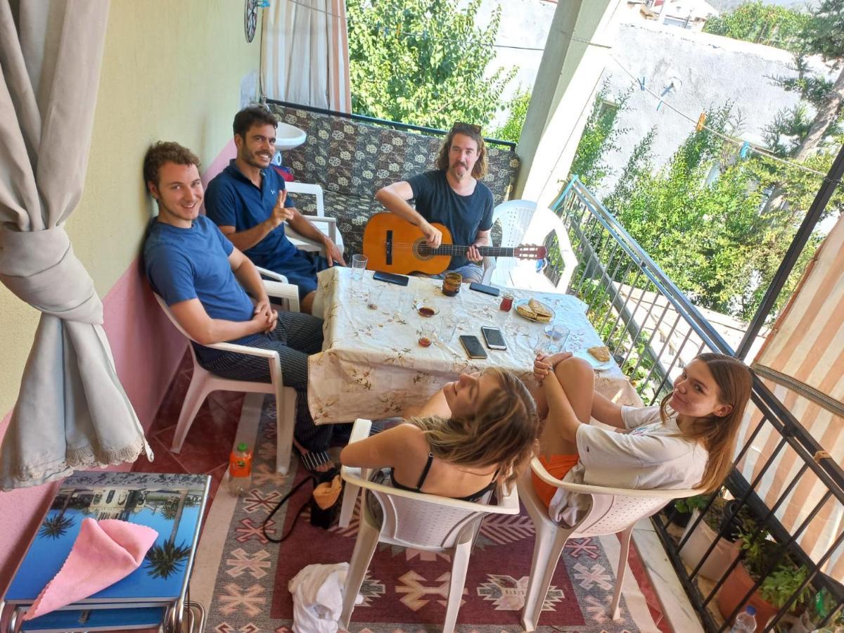 Adventurous Local Hostel เฟทิเย ภายนอก รูปภาพ